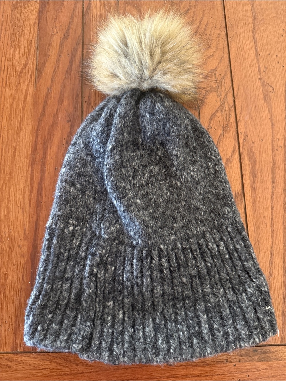 Gray Knit Pom Pom Beanie Hat - Unbranded